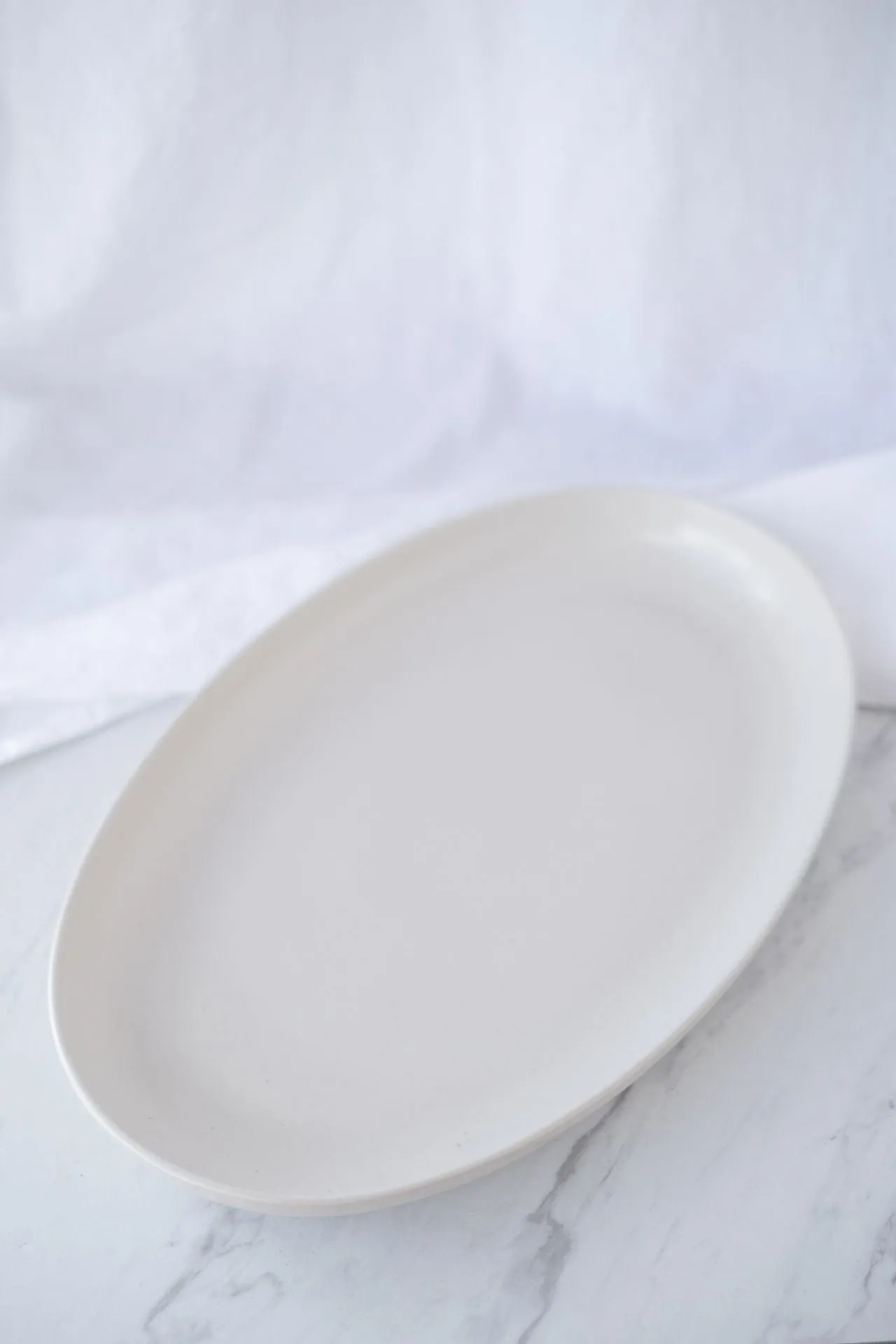 Casafina Pacifica Vanilla Oval Platter