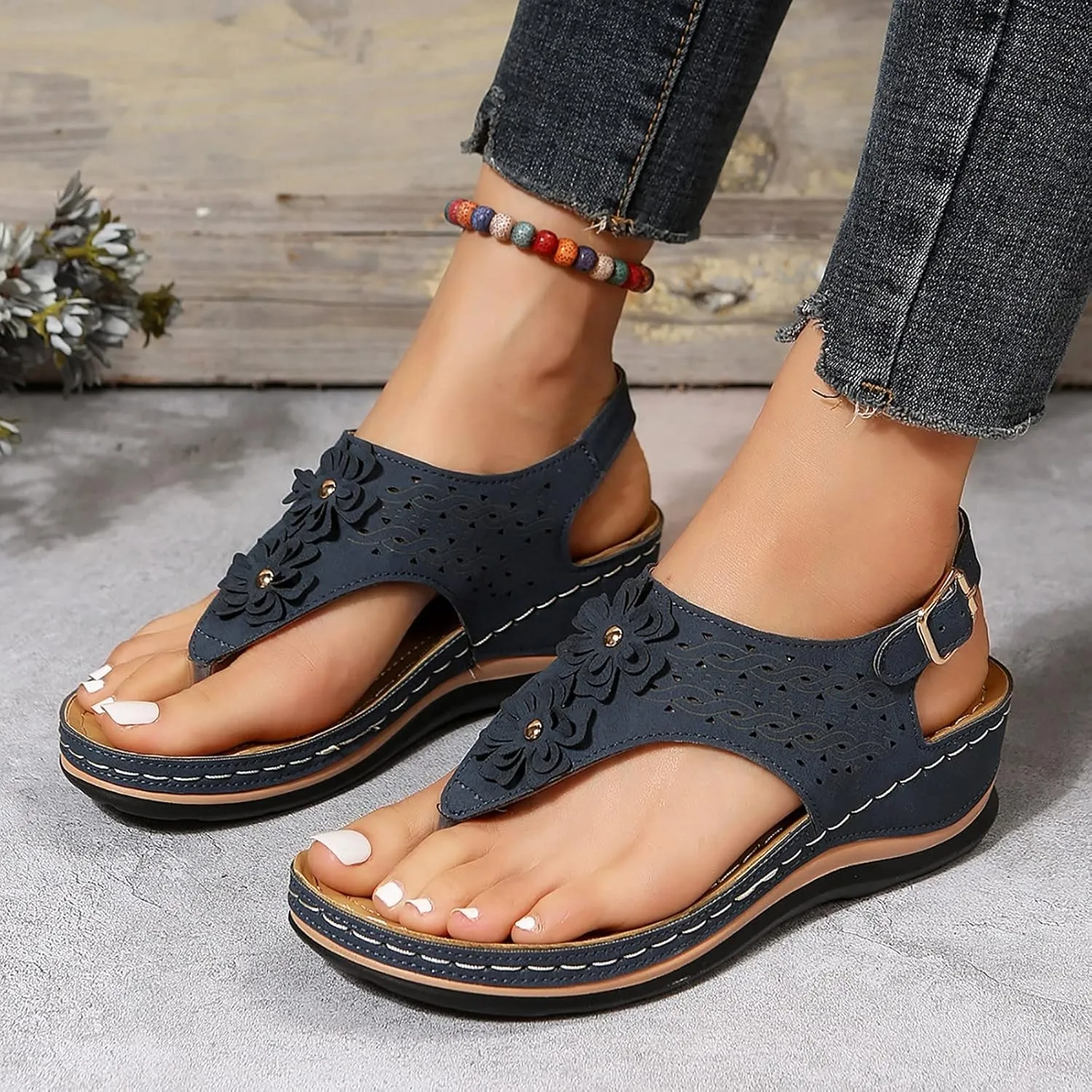 Women's Flat Sandals Arch Support Orthopedic Comfortable Soft Cushion Summer T-Strap Walking Thong Sandals with Open Toe Gladiator Sandals