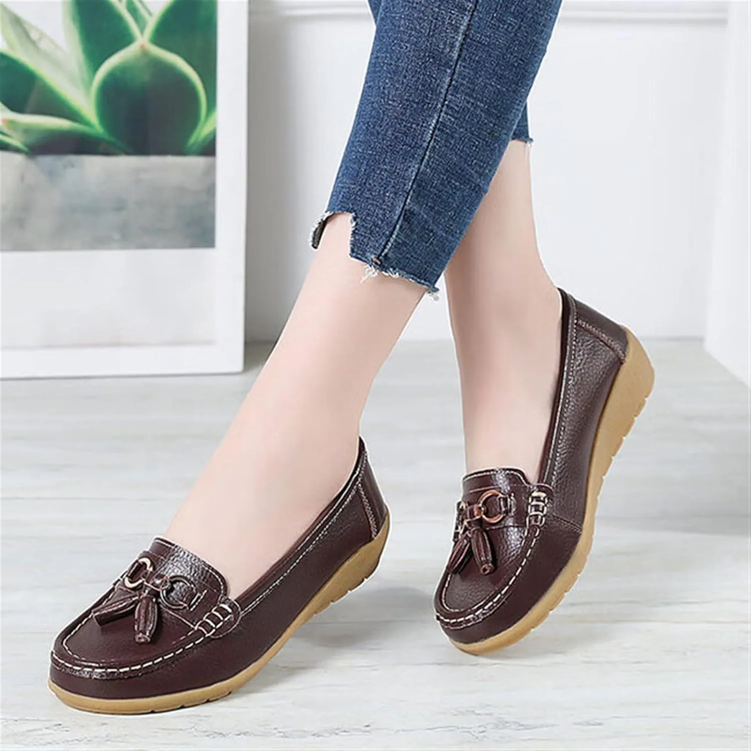 Women's Plus Size Slip-On Breathable Leather Orthopedic Nursing Shoes, Comfortable Slip Resistant Working Nurse Shoes, Casual Medical Care Platform Work Sneakers